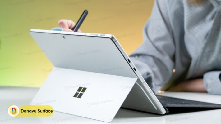 Surface Pro 9 SQ3 với bút Surface Slim Pen 2